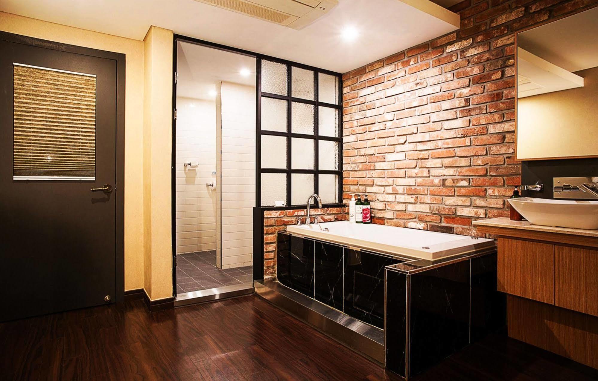 Comma Hotel Busan Extérieur photo